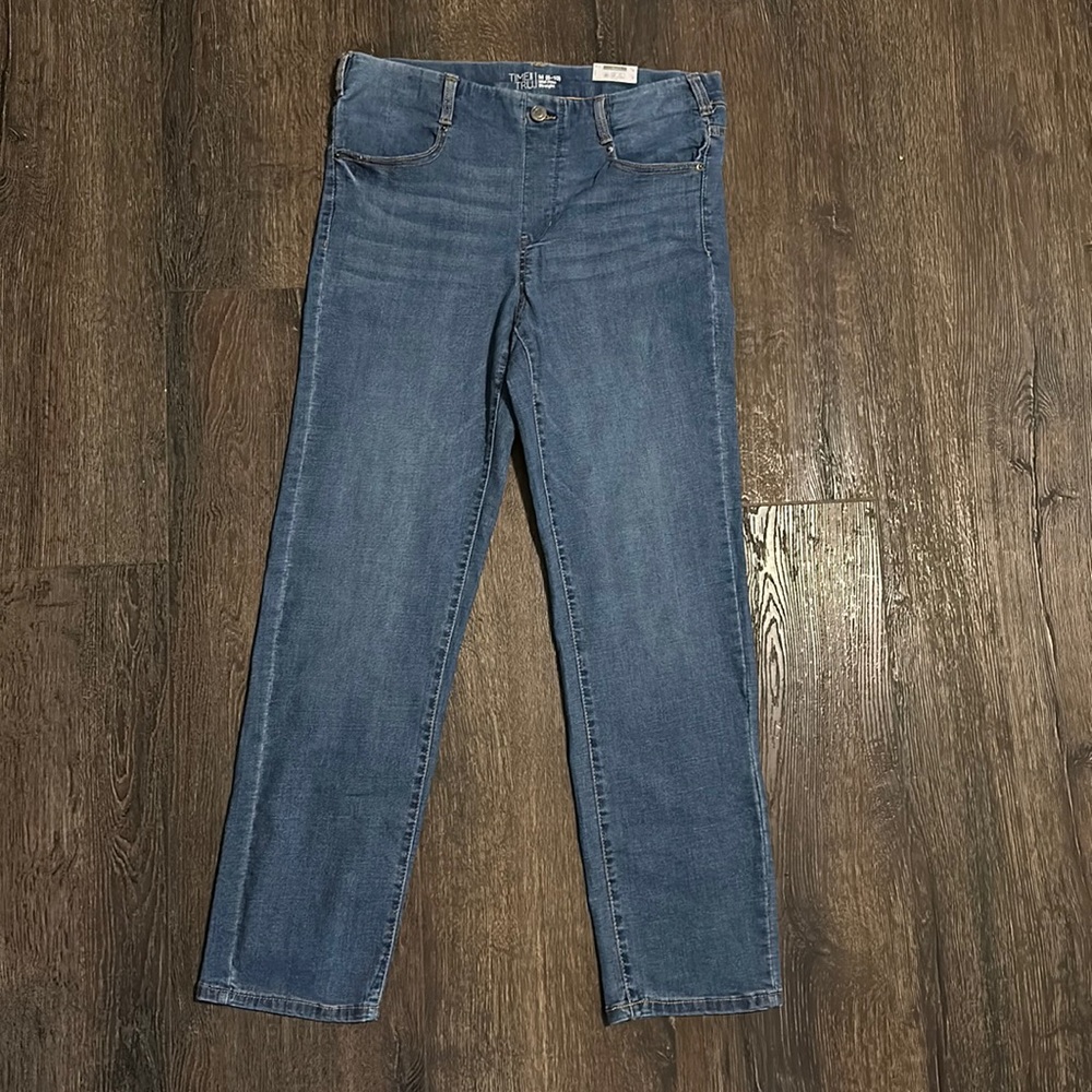 NWT Time and Tru mid rise straight leg jeggings